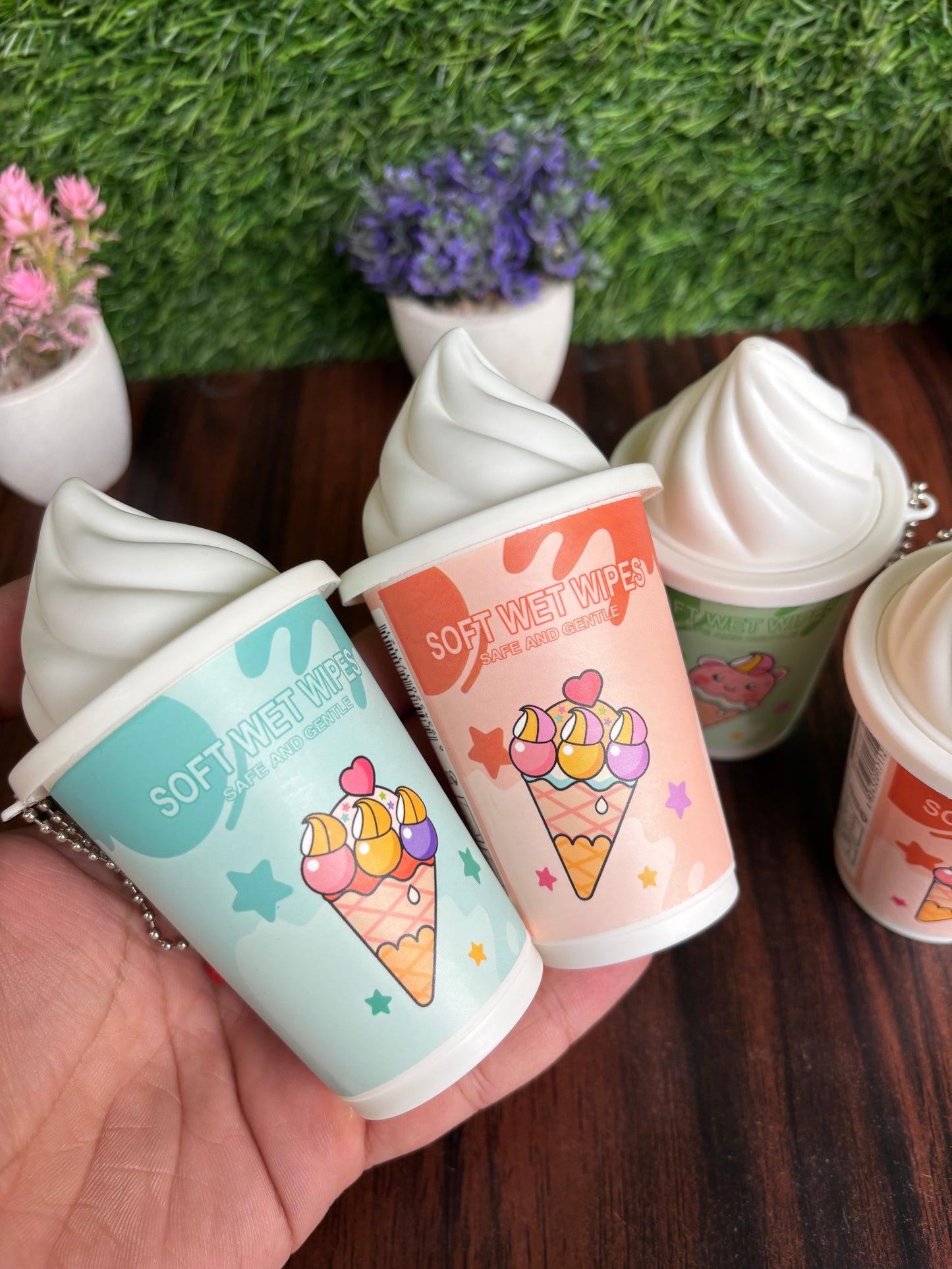 Ice cream wet wipe can