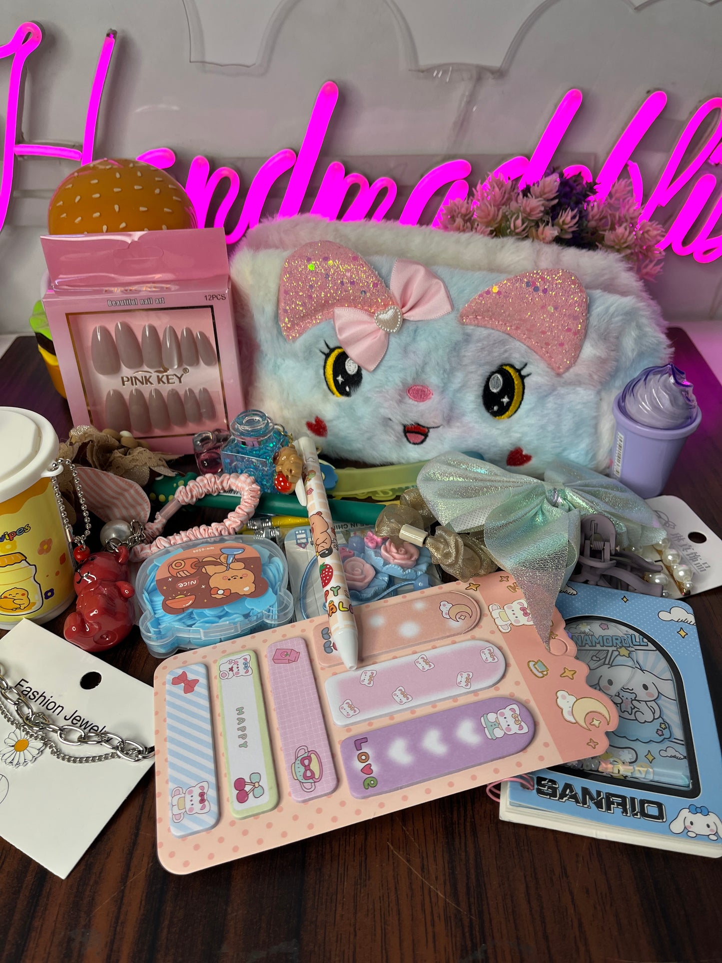 Cute & Fluffy Hamper š